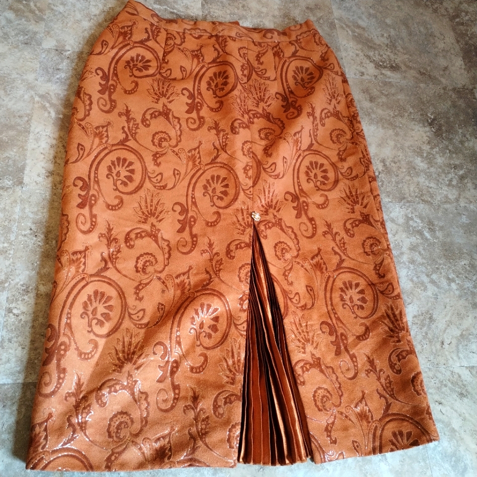 Elegant Brown Patterned Skirt